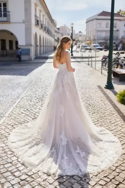 Robe de mariee tres chic 2023 13