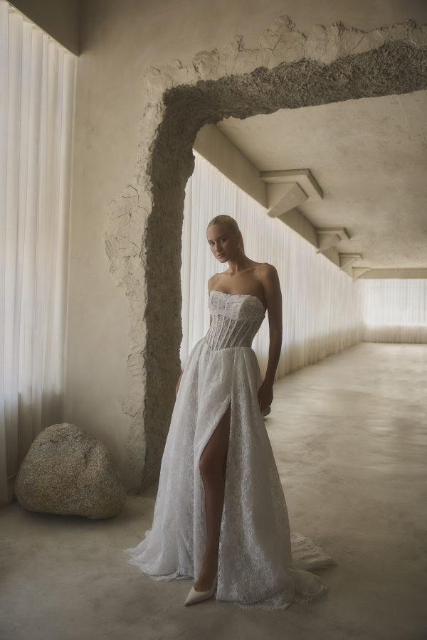 2638 Bennet Front Strapless